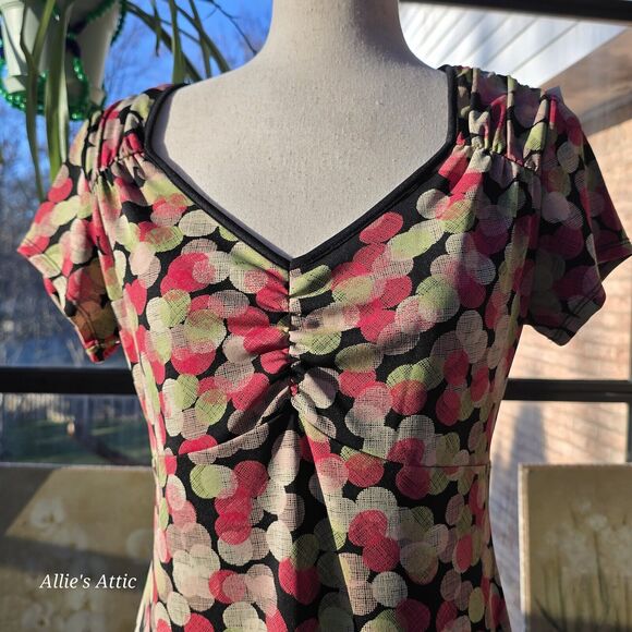 Red Green Black Rabbit Rabbit Rabbit Polka Dot VNeck Short Sleeve Long Dress 8 - Picture 2 of 6